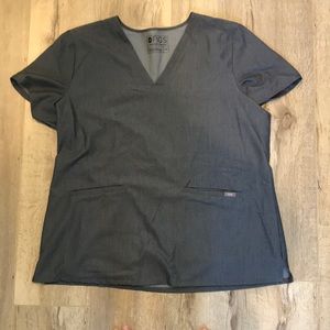 Casma 3 pocket scrub in xxl gently used